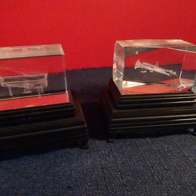 LOT 84. GLASS LASER DECOR