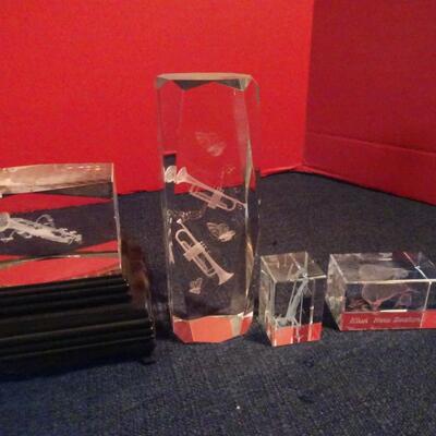 LOT 84. GLASS LASER DECOR