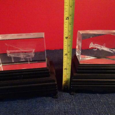 LOT 84. GLASS LASER DECOR