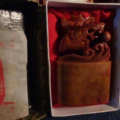 LOT 86. HOME DECOR