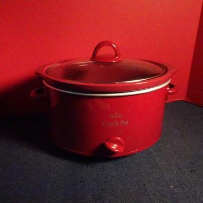 LOT 87. RIVAL CROCK POT