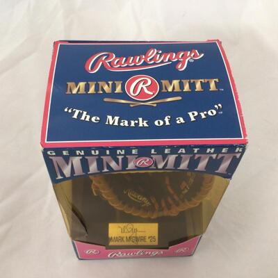 69) BASEBALL | Rawlings Mitt and Mariners Game Ball