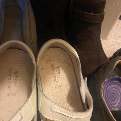 Walking euro comfort shoe lot 9.5