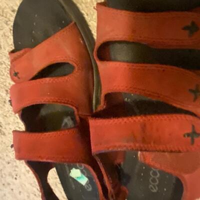 Walking euro comfort shoe lot 9.5
