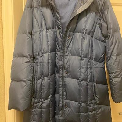 Womens Eddie Bauer puff down 3/4 coat