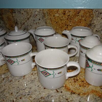 LOT 91. STUDIO NOVA DINNERWARE SET
