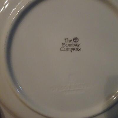 LOT 95. THE BOMBAY COMPANY MUSIC THEME PLATES AND MUGS