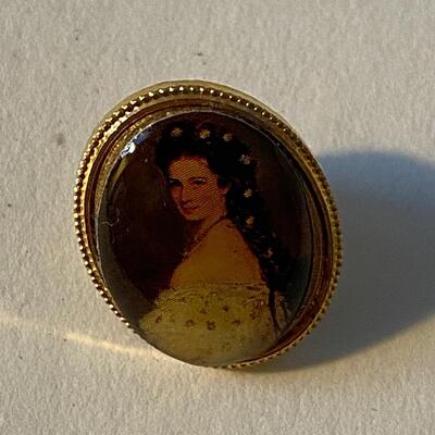 Petite portrait tie pin/pin