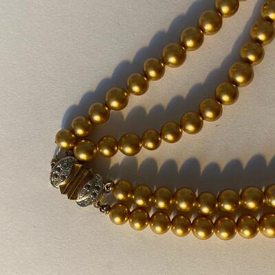 Vintage costume pearl necklace