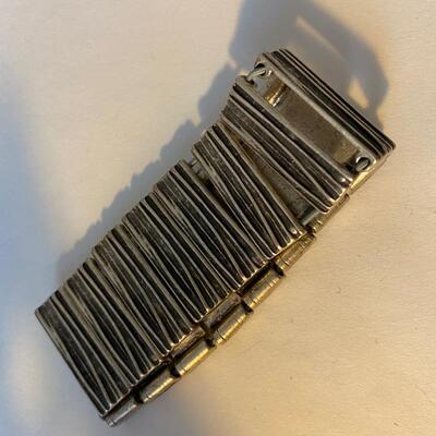 Metal futurist lot
