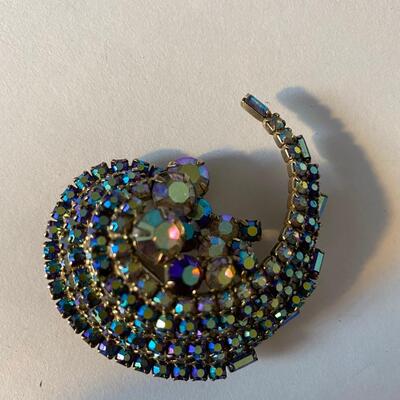 Brooch lot 2
