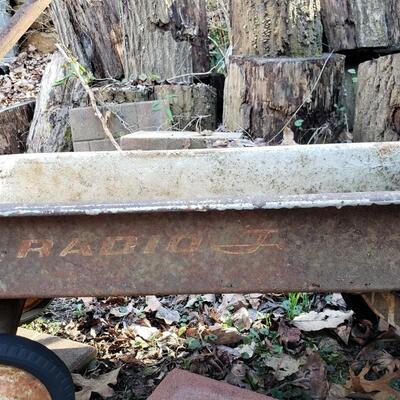 2 Radio Flyer Wagons & Pet Crate