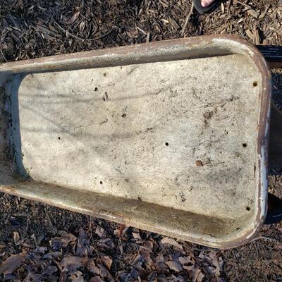 2 Radio Flyer Wagons & Pet Crate