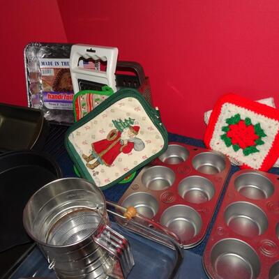 LOT 94. BAKING RELATED ITEMS