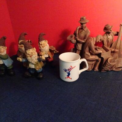 LOT 96. HOME DECOR