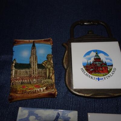 LOT 98. TILES AND TRIVETS