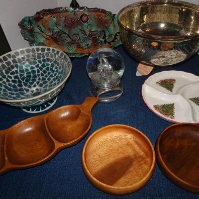 LOT 100. HOME DECOR