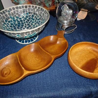 LOT 100. HOME DECOR