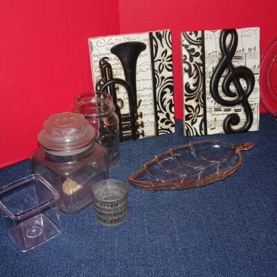 LOT 105. HOME DECOR ITEMS