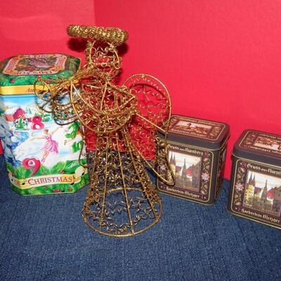LOT 105. HOME DECOR ITEMS