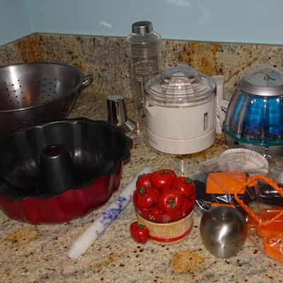 LOT 108. KITCHEN ITEMS