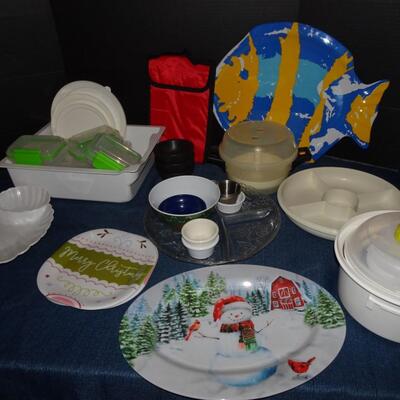 LOT 109. KITCHEN ITEMS
