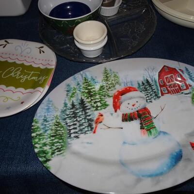 LOT 109. KITCHEN ITEMS