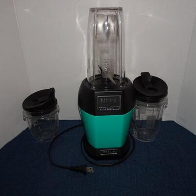 LOT 113. NINJA BLENDER