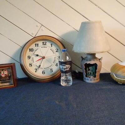 LOT 120. CLOCK, LAMP AND HOME DECOR