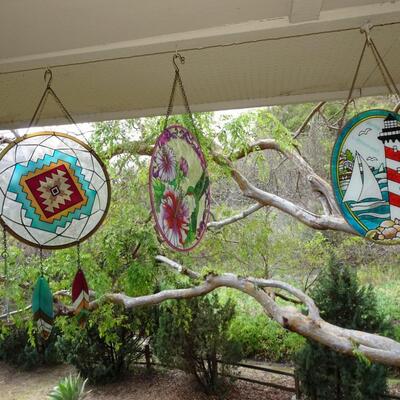 LOT 124. WIND CHIMES AND DECOR