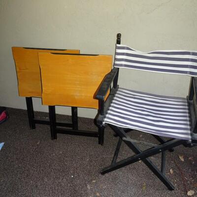 LOT 126. DIRECTORS CHAIR AND TWO TV TRAYS