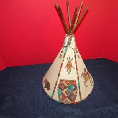 LOT 133. NATIVE AMERICAN INSPIRED HOME DECOR TEPEE