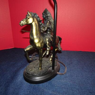 LOT 135. NATIVE AMERICAN INSPIRED TABLE LAMP