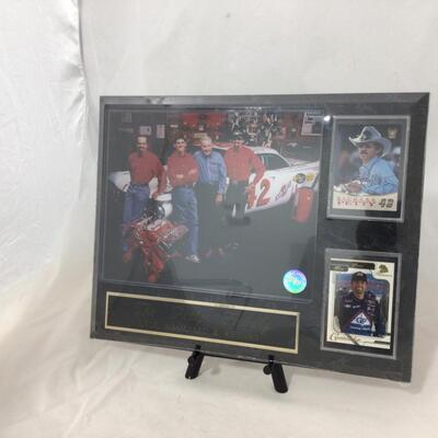 121) NASCAR | Petty Family Plaque and Collector Cards