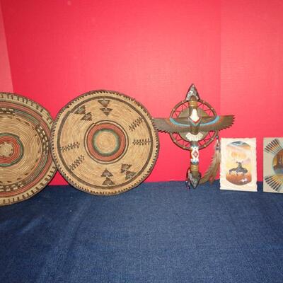 LOT 137. NATIVE AMERICAN INSPIRED HOME DECOR AND BASKETS