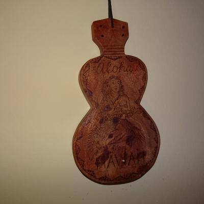 LOT 140. HAWAII WALL DECOR