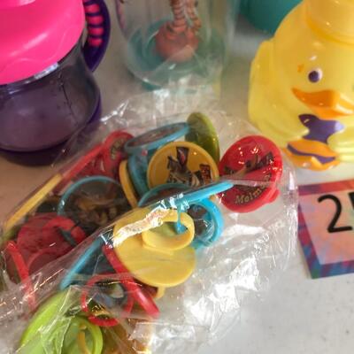 Lot of Kiddie sippy cups and bottles
