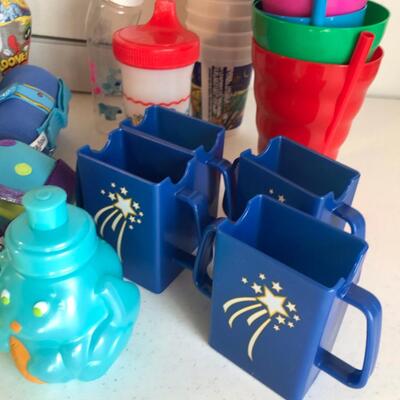 Lot of Kiddie sippy cups and bottles