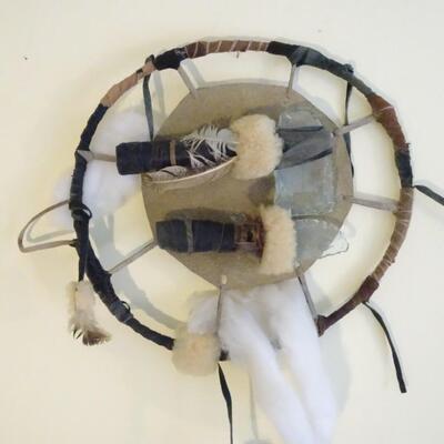 LOT 141  NATIVE AMERICAN INSPIRED WALL DECOR