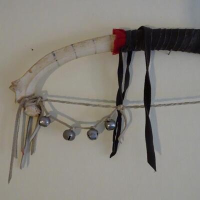 LOT 142.  NATIVE AMERICAN INSPIRED WALL DECOR