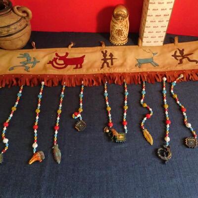 LOT 153. NATIVE AMERICAN INSPIRED HOME DECOR