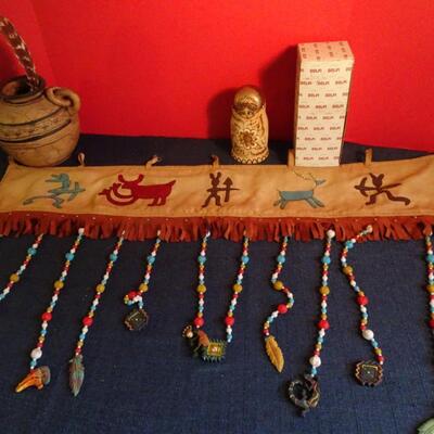 LOT 153. NATIVE AMERICAN INSPIRED HOME DECOR