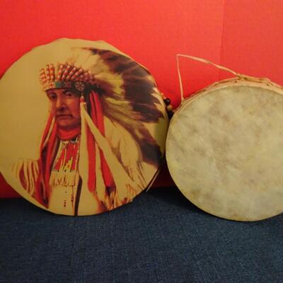 LOT 155. NATIVE AMERICAN INSPIRED DECOR
