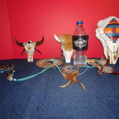 LOT 159. NATIVE AMERICAN INSPIRED DECOR