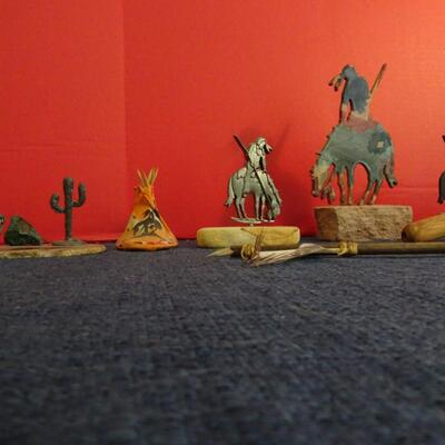 LOT 160. NATIVE AMERICAN INSPIRED DECOR