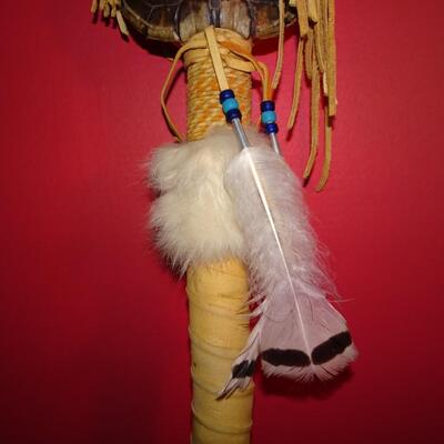 LOT 161. NATIVE AMERICAN INSPIRED DECOR MUSIC INSTRUMENT