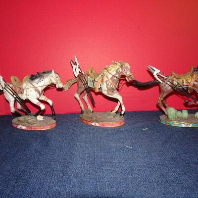 LOT 162. DECORATIVE HORSES