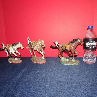 LOT 162. DECORATIVE HORSES