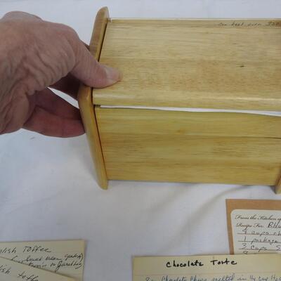Pinewood Recipe Box 4" W x 7" L x 5"  Includes Home Made Recipes...Yummy!