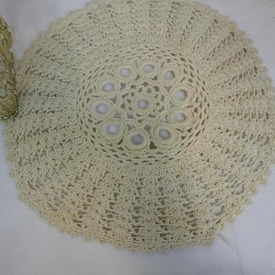 7 Pc Home Decor: Basket, Picture Holder, Napkin Holder, Serving Dishes, Doily